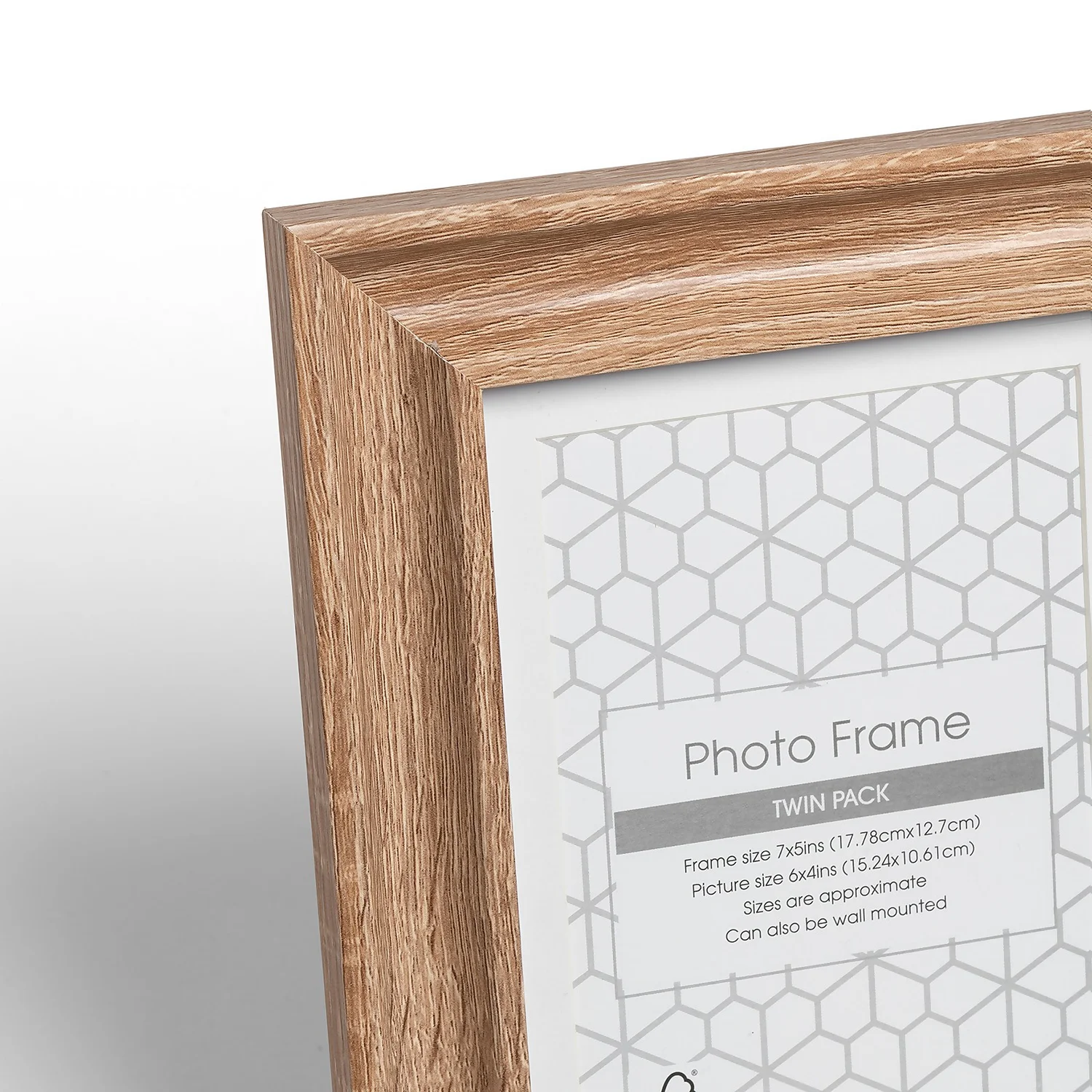 Twin Pack Of Photo Frames - 6x4" - Oak 4 Twin Pack Of Photo Frames - 6x4" - Oak - Image 4