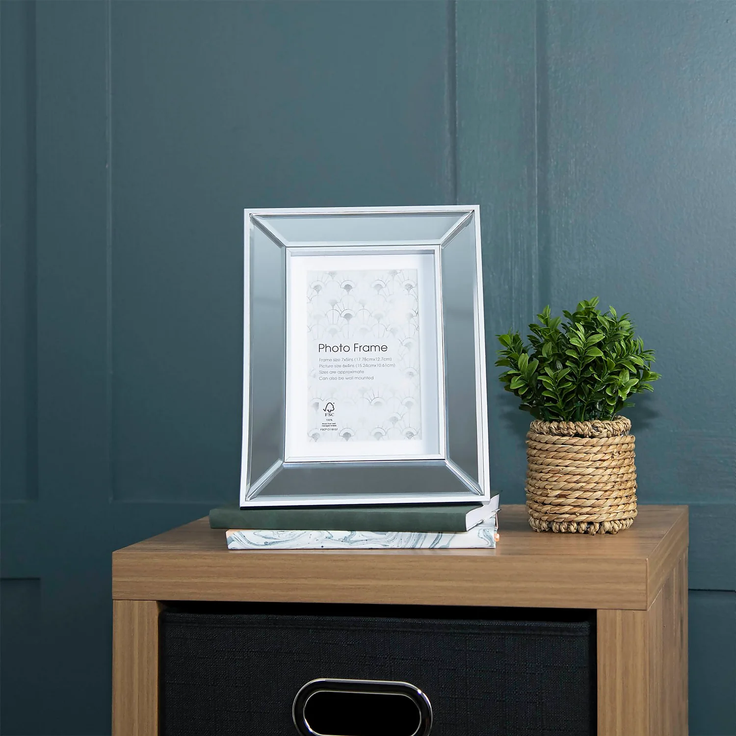 Bevelled Photo Frame - 6x4" 2 Bevelled Photo Frame - 6x4" - Image 2