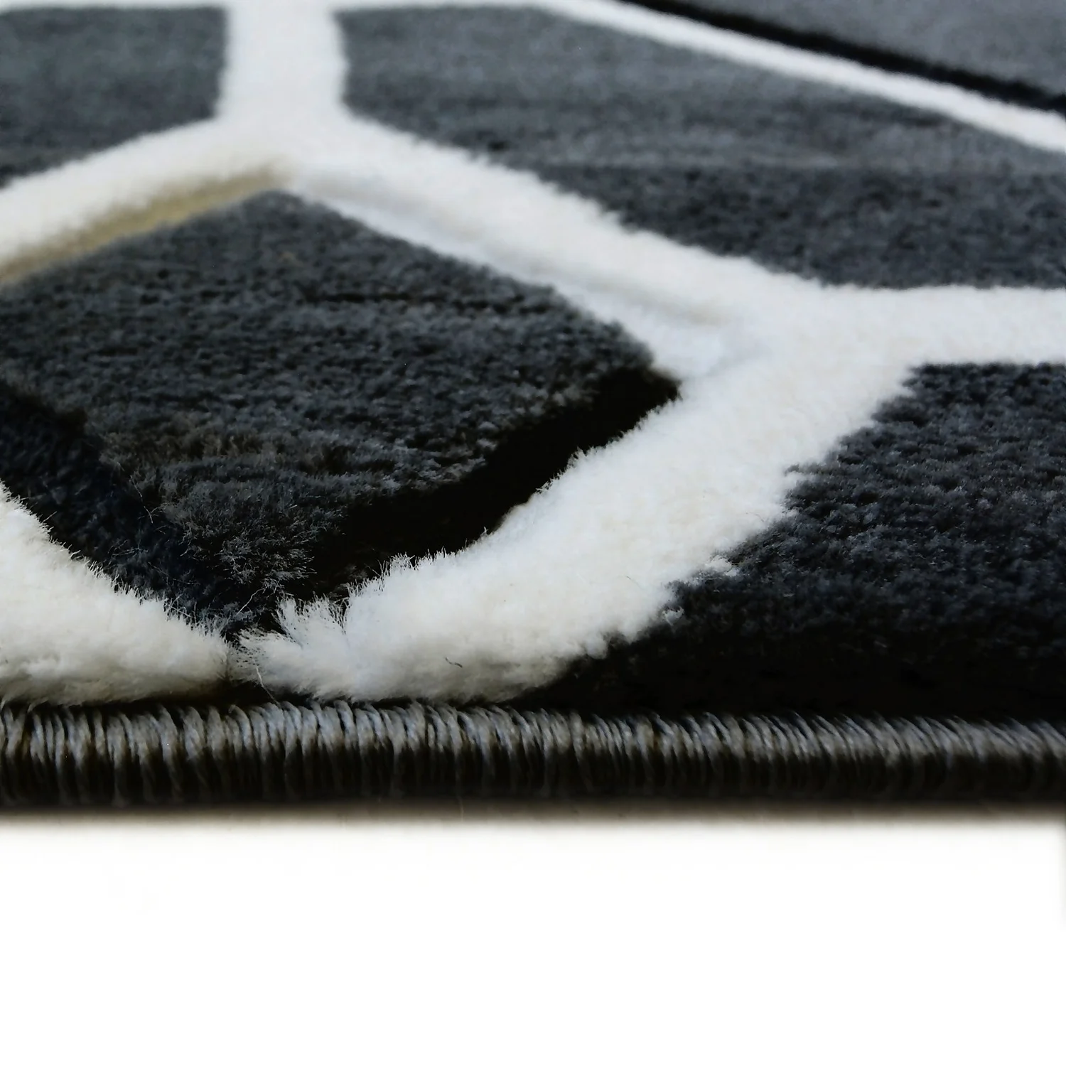 Daytona Gorton Rug - Black - 120x170cm 4 Daytona Gorton Rug - Black - 120x170cm - Image 4