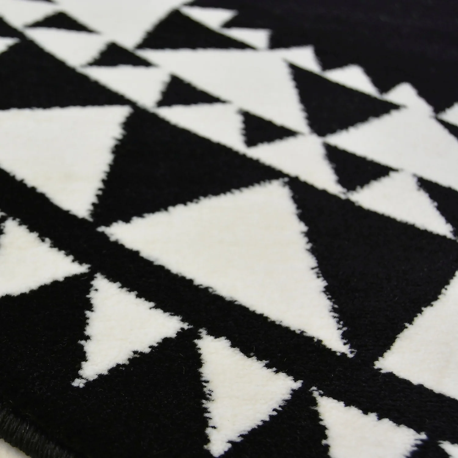 Daytona Atec Rug - Black - 133cm 3 Daytona Atec Rug - Black - 133cm - Image 3