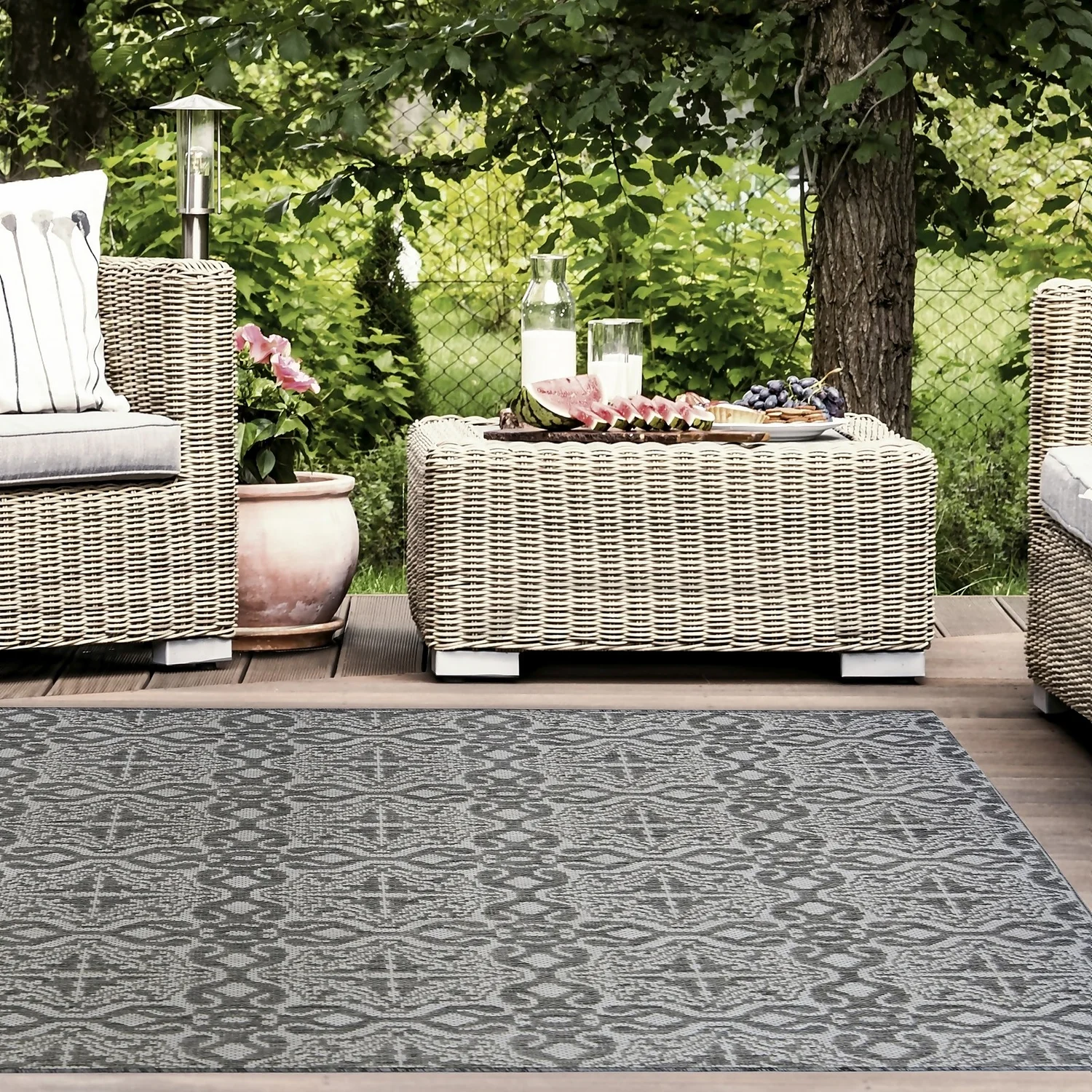 County Victorian Indoor/Outdoor Rug - Grey - 120x170cm 2 County Victorian Indoor/Outdoor Rug - Grey - 120x170cm - Image 2