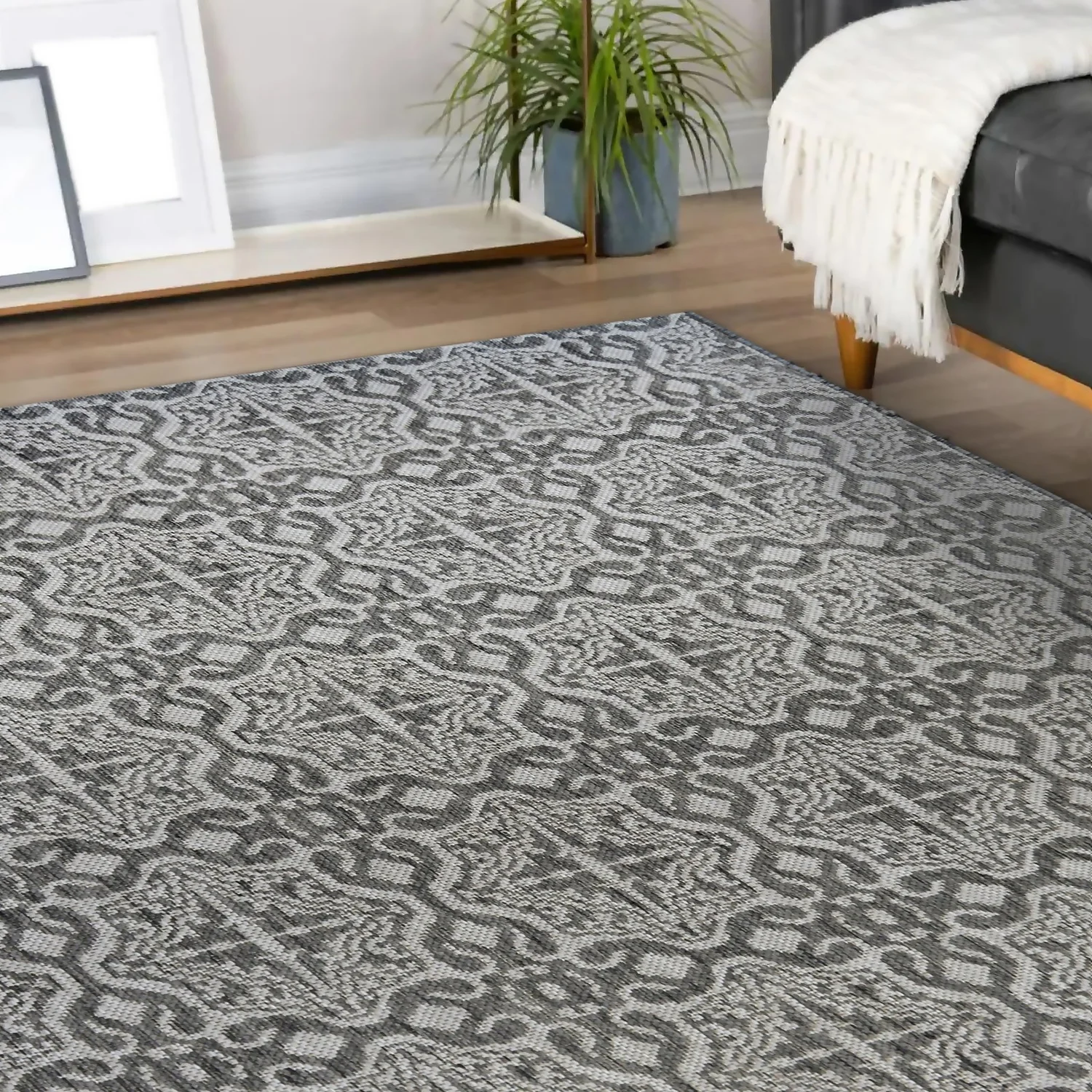 County Victorian Indoor/Outdoor Rug - Grey - 120x170cm 3 County Victorian Indoor/Outdoor Rug - Grey - 120x170cm - Image 3