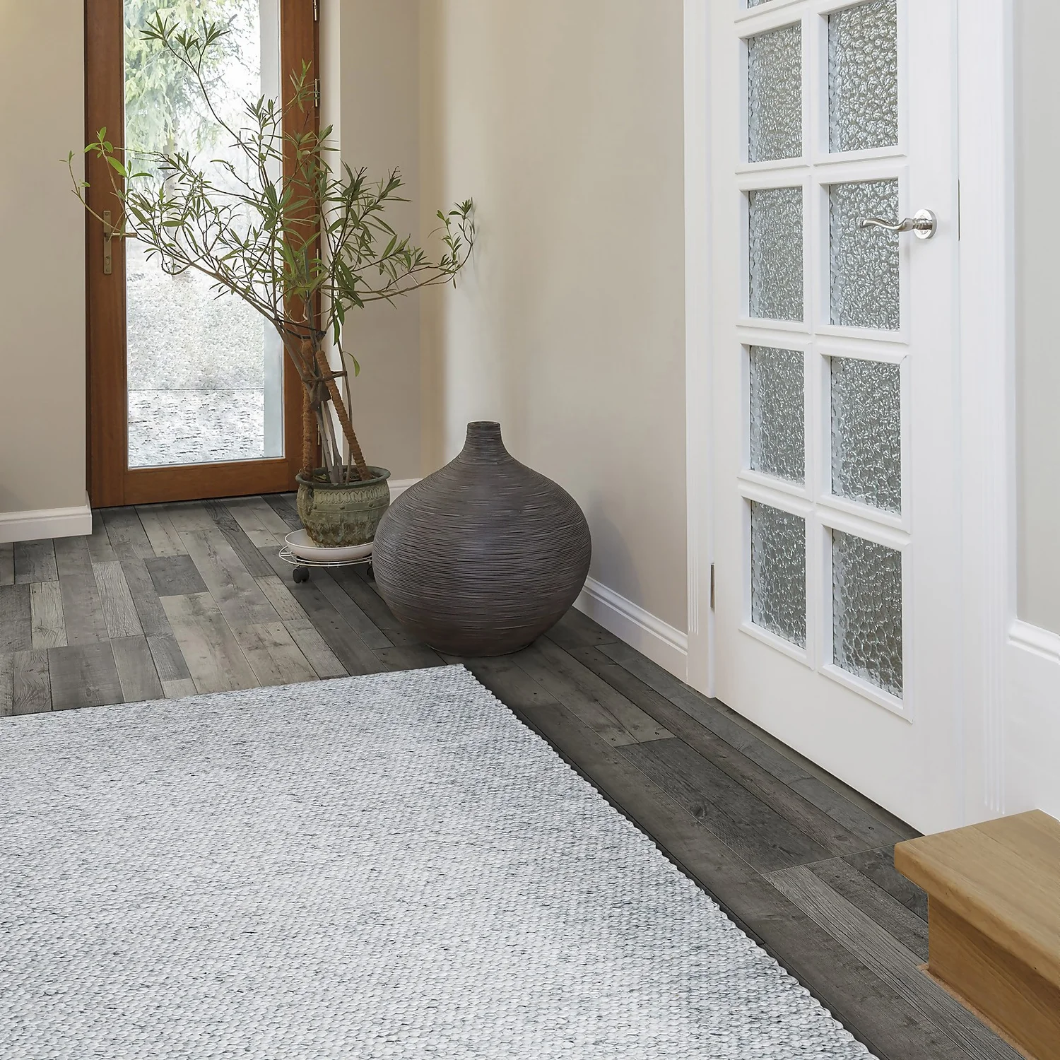 New Dawn Jaya Rug - Silver - 120x170cm 2 New Dawn Jaya Rug - Silver - 120x170cm - Image 2