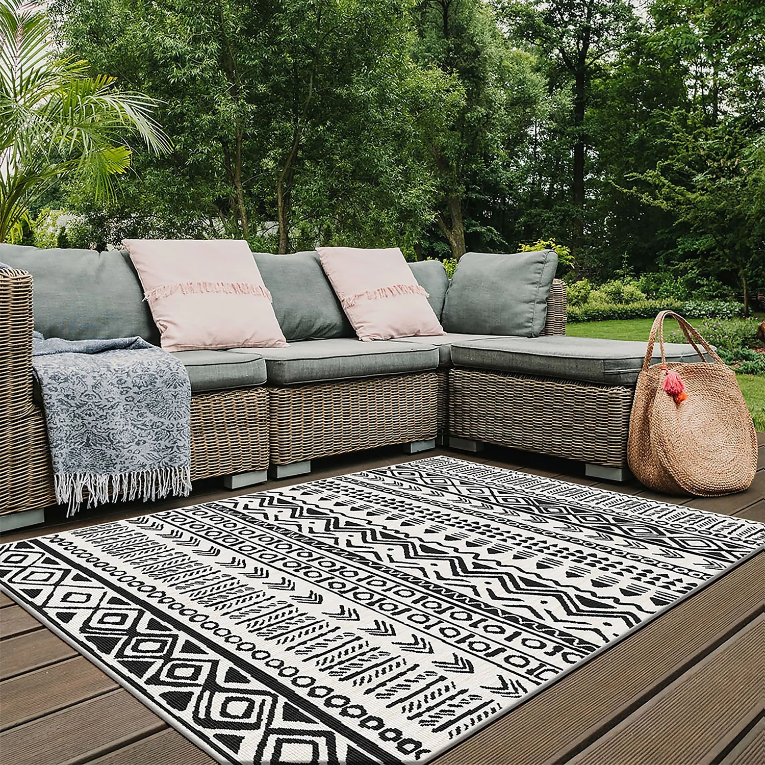 Duo Weave Indoor/Outdoor Rug - Tribal Black - 160x230cm 2 Duo Weave Indoor/Outdoor Rug - Tribal Black - 160x230cm - Image 2