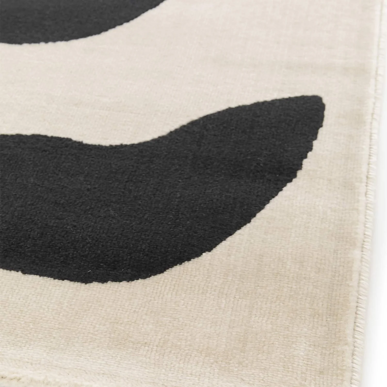 Leaf Rug - Monochrome - 120x170cm 4 Leaf Rug - Monochrome - 120x170cm - Image 4